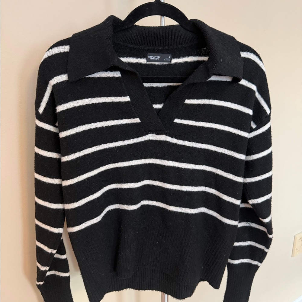 Simply Vera Vera Wang Black and White V-Neck Sweater